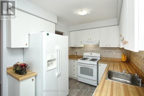 20 - 2021 Sixth Line, Oakville, ON - Indoor Photo Showing Kitchen