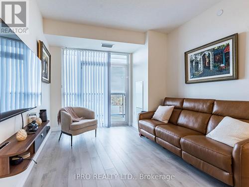 1916 - 35 Watergarden Drive, Mississauga, ON - Indoor Photo Showing Living Room