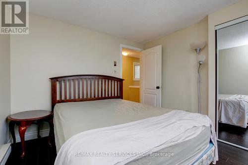 8 Heatherside Court, Brampton, ON - Indoor Photo Showing Bedroom