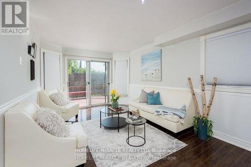 4361 Violet Road, Mississauga, ON - Indoor Photo Showing Living Room