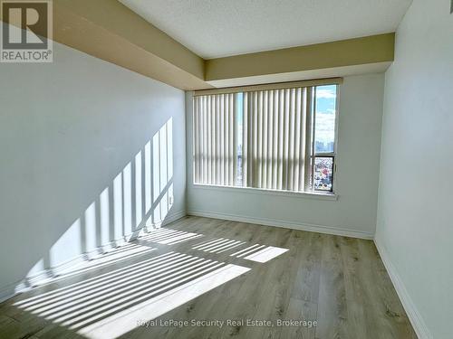 917 - 15 North Park Road, Vaughan, ON - Indoor Photo Showing Other Room