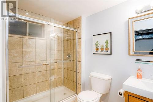 25 Secord, Greater Sudbury, ON - Indoor Photo Showing Bathroom