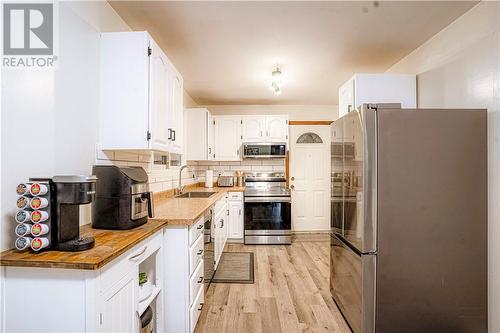 25 Secord, Greater Sudbury, ON - Indoor Photo Showing Kitchen