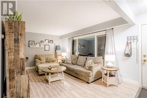 25 Secord, Greater Sudbury, ON - Indoor Photo Showing Living Room