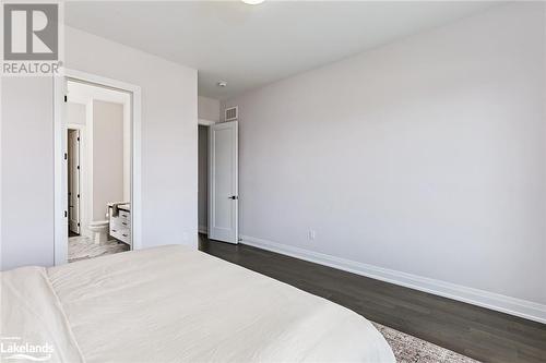 107 Sladden Court, Thornbury, ON - Indoor Photo Showing Bedroom