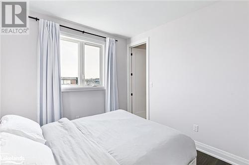 107 Sladden Court, Thornbury, ON - Indoor Photo Showing Bedroom