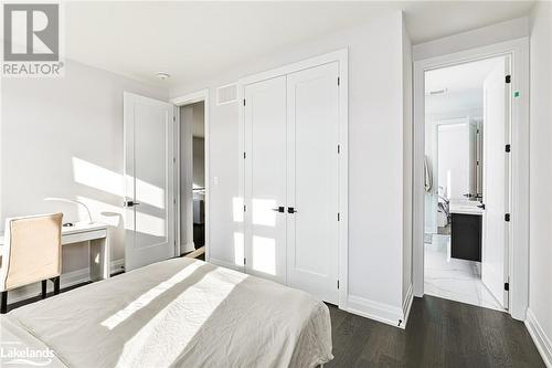 107 Sladden Court, Thornbury, ON - Indoor Photo Showing Bedroom