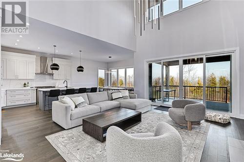 107 Sladden Court, Thornbury, ON - Indoor Photo Showing Living Room