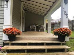 Inviting front porch to main entranaces - 