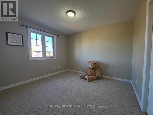 1704 Mickleborough Drive, London, ON - Indoor Photo Showing Other Room