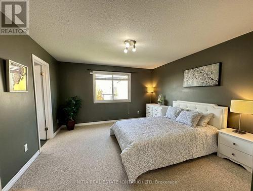 1704 Mickleborough Drive, London, ON - Indoor Photo Showing Bedroom