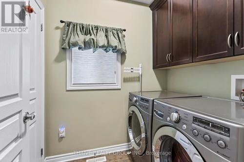 877 Teakwood Lane, London, ON - Indoor Photo Showing Laundry Room