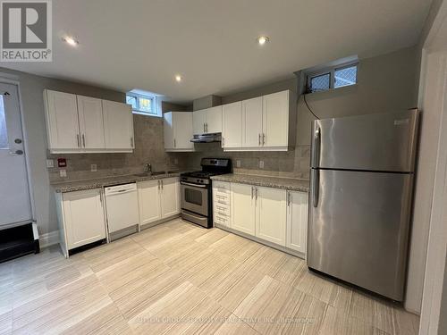 4 - 62 Lippincott Street, Toronto, ON - Indoor Photo Showing Kitchen