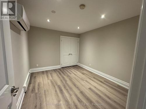 4 - 62 Lippincott Street, Toronto, ON - Indoor Photo Showing Other Room