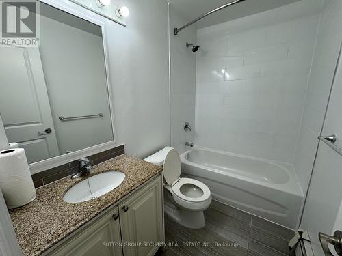 4 - 62 Lippincott Street, Toronto, ON - Indoor Photo Showing Bathroom