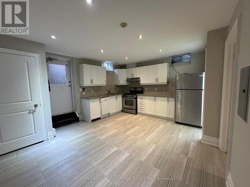 4 - 62 Lippincott Street, Toronto, ON - Indoor Photo Showing Kitchen