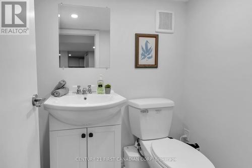 108 Rectory Street, London, ON - Indoor Photo Showing Bathroom