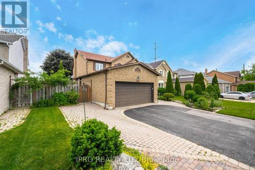 694 Amaretto Avenue, Pickering, ON - Outdoor