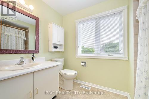 694 Amaretto Avenue, Pickering, ON - Indoor Photo Showing Bathroom