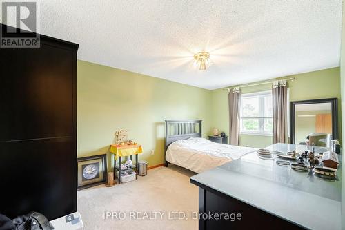 694 Amaretto Avenue, Pickering, ON - Indoor Photo Showing Bedroom