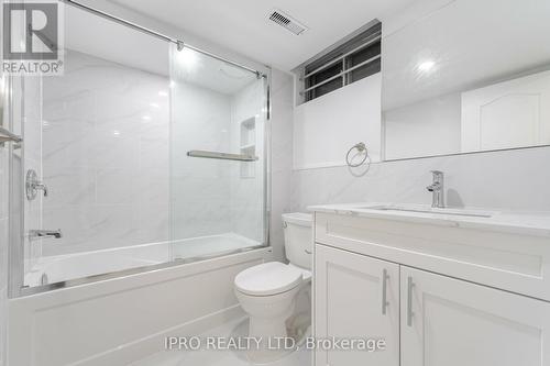 694 Amaretto Avenue, Pickering, ON - Indoor Photo Showing Bathroom