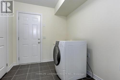 127 Memon Place, Markham, ON - Indoor Photo Showing Laundry Room