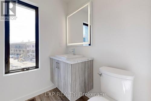 4 Rainwater Lane, Barrie, ON - Indoor Photo Showing Bathroom