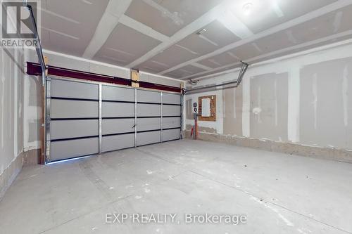 4 Rainwater Lane, Barrie, ON - Indoor Photo Showing Garage