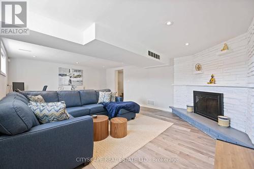 39 Bentworth Avenue, Toronto, ON - Indoor Photo Showing Living Room