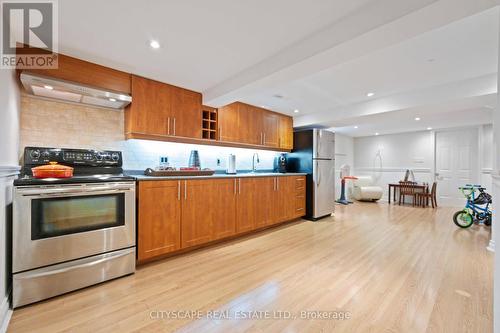 39 Bentworth Avenue, Toronto, ON - Indoor Photo Showing Kitchen