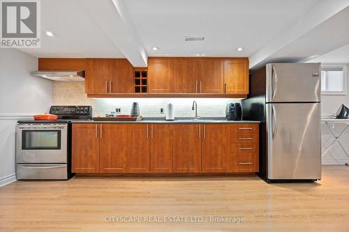 39 Bentworth Avenue, Toronto, ON - Indoor Photo Showing Kitchen