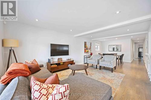 39 Bentworth Avenue, Toronto, ON - Indoor Photo Showing Living Room