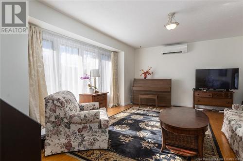 19 Hows Crescent, Moncton, NB - Indoor Photo Showing Living Room