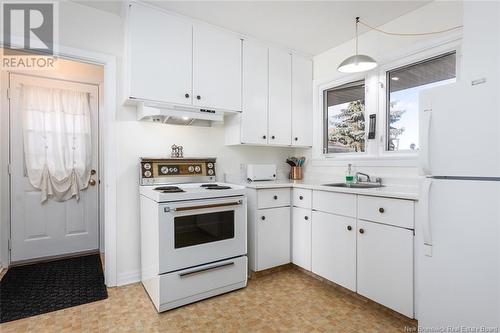 19 Hows Crescent, Moncton, NB - Indoor Photo Showing Kitchen