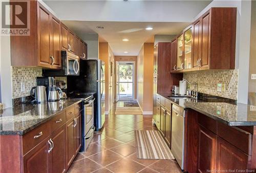 35 Beauvista Avenue, Darlings Island, NB - Indoor Photo Showing Kitchen