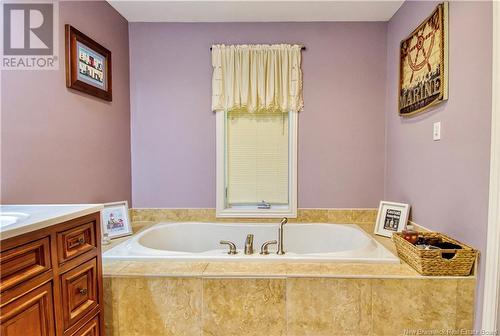 35 Beauvista Avenue, Darlings Island, NB - Indoor Photo Showing Bathroom