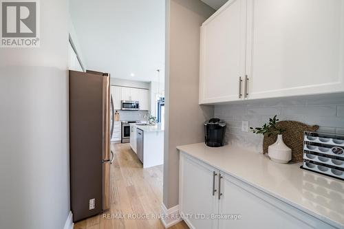 120 Highlands Boulevard, Cavan Monaghan, ON - Indoor Photo Showing Kitchen