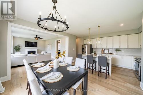 120 Highlands Boulevard, Cavan Monaghan, ON - Indoor Photo Showing Dining Room