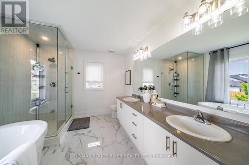 120 Highlands Boulevard, Cavan Monaghan, ON - Indoor Photo Showing Bathroom