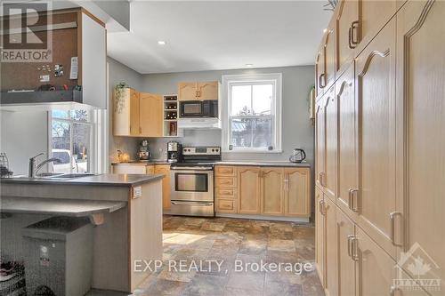 30 King Street, North Dundas, ON - Indoor Photo Showing Kitchen