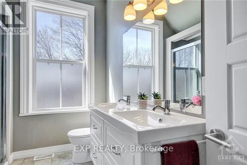 30 King Street, North Dundas, ON - Indoor Photo Showing Bathroom