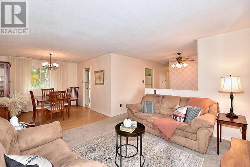 1538 Cherryhill Road, Peterborough (Monaghan), ON - Indoor Photo Showing Living Room