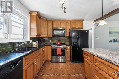 1076 Sandringham Road, Kawartha Lakes, ON - Indoor Photo Showing Kitchen With Double Sink