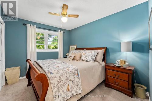 1076 Sandringham Road, Kawartha Lakes, ON - Indoor Photo Showing Bedroom