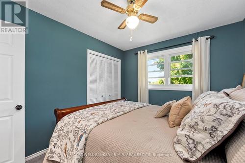 1076 Sandringham Road, Kawartha Lakes, ON - Indoor Photo Showing Bedroom