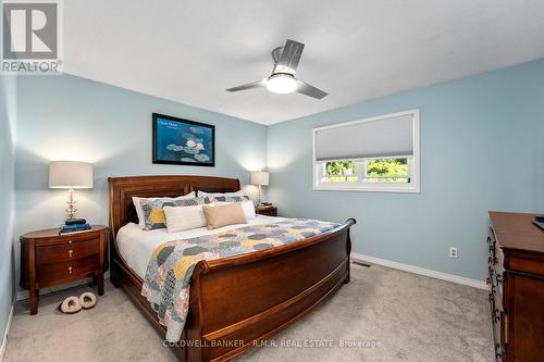 1076 Sandringham Road, Kawartha Lakes, ON - Indoor Photo Showing Bedroom