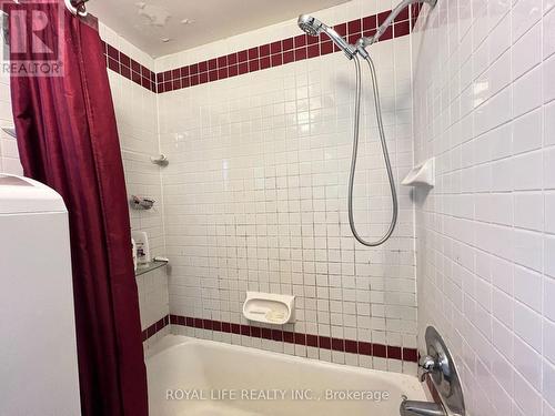 33 Agincourt Drive, Toronto, ON - Indoor Photo Showing Bathroom