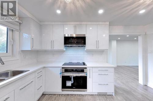 413 Carrville Road, Richmond Hill, ON - Indoor Photo Showing Kitchen