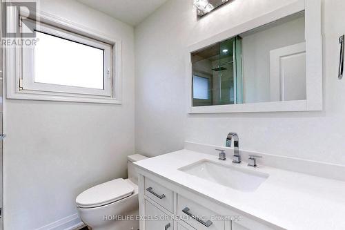 413 Carrville Road, Richmond Hill, ON - Indoor Photo Showing Bathroom