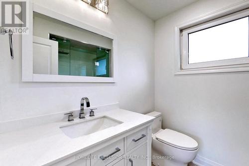 413 Carrville Road, Richmond Hill, ON - Indoor Photo Showing Bathroom